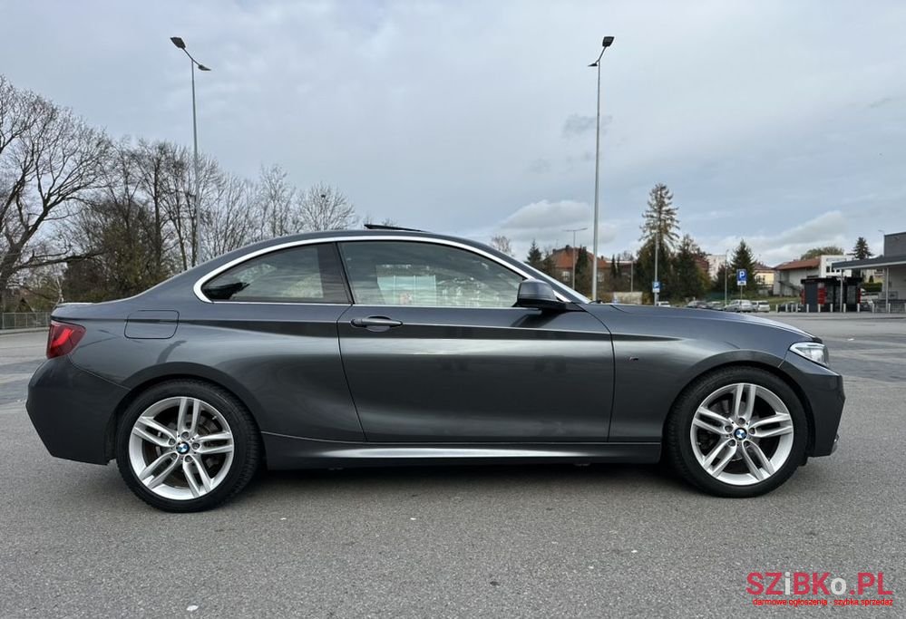 2016' BMW 2 Series 220D M Sport photo #4