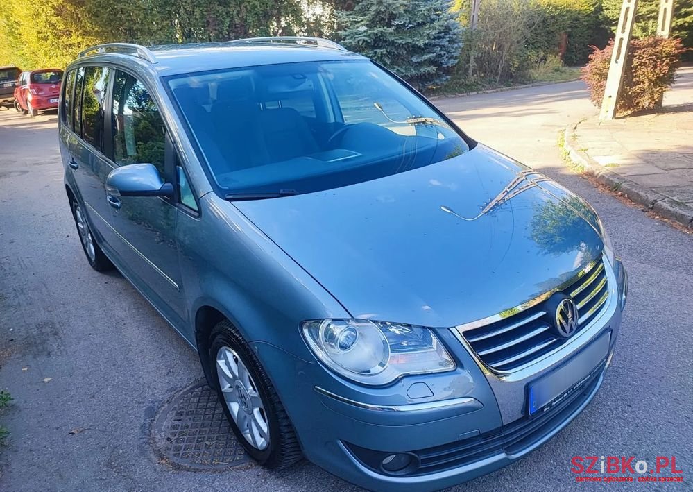 2007' Volkswagen Touran photo #4