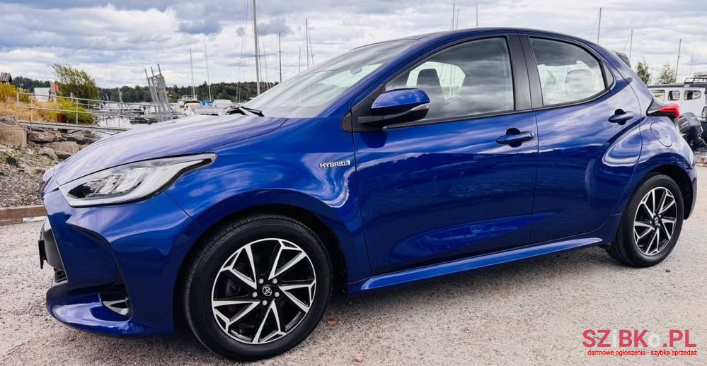 2021' Toyota Yaris Hybrid 1.5 Active photo #4