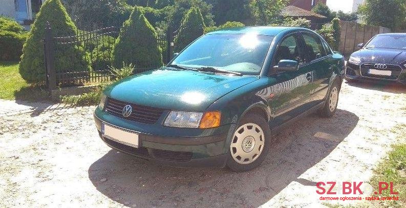 1999' Volkswagen Passat photo #1