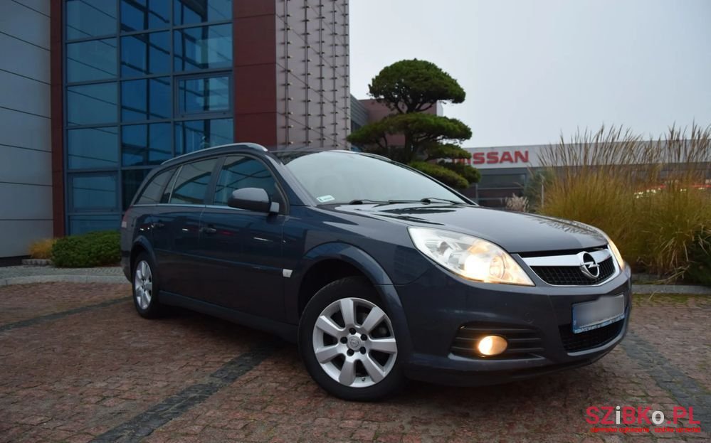 2006' Opel Vectra 1.9 Cdti Cosmo photo #2