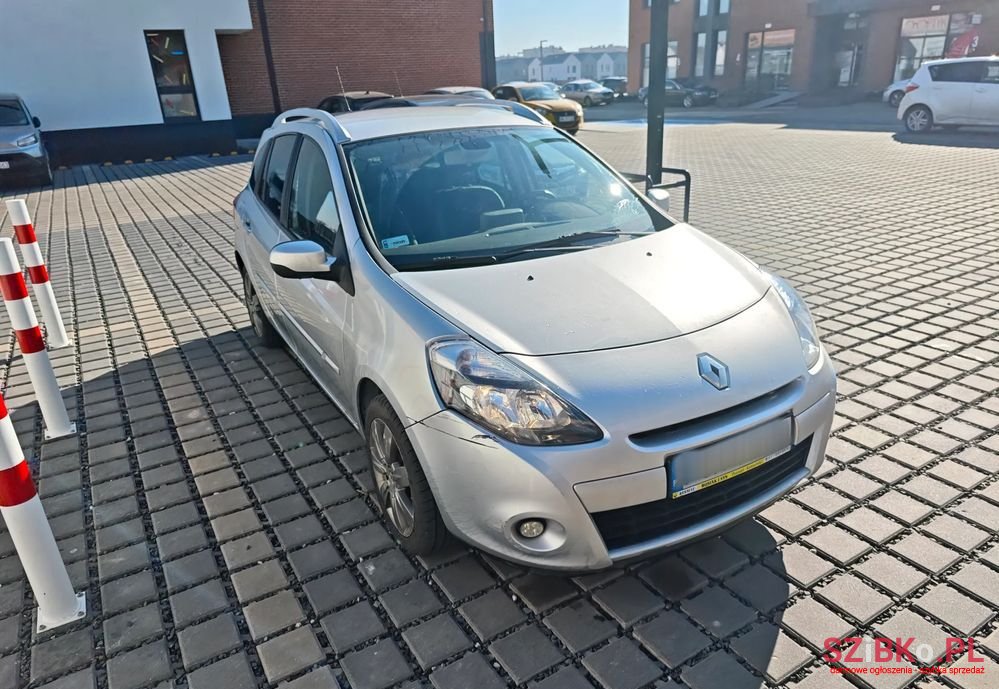 2010' Renault Clio photo #3