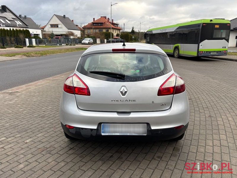 2010' Renault Megane photo #3