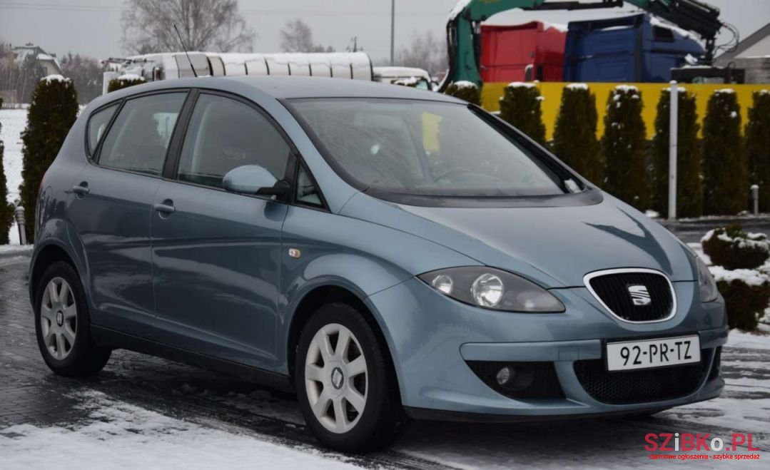 2004' SEAT Altea photo #2