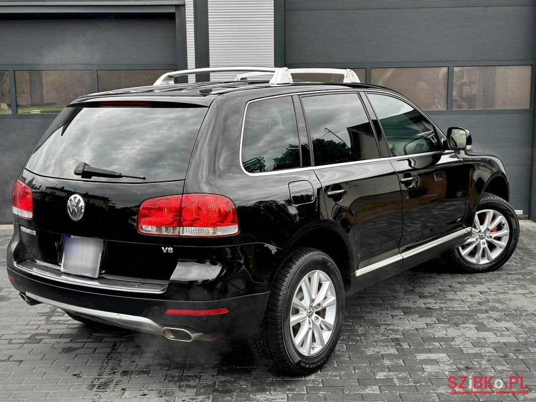 2004' Volkswagen Touareg photo #4