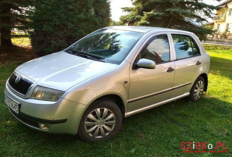 2001' Skoda Fabia photo #1