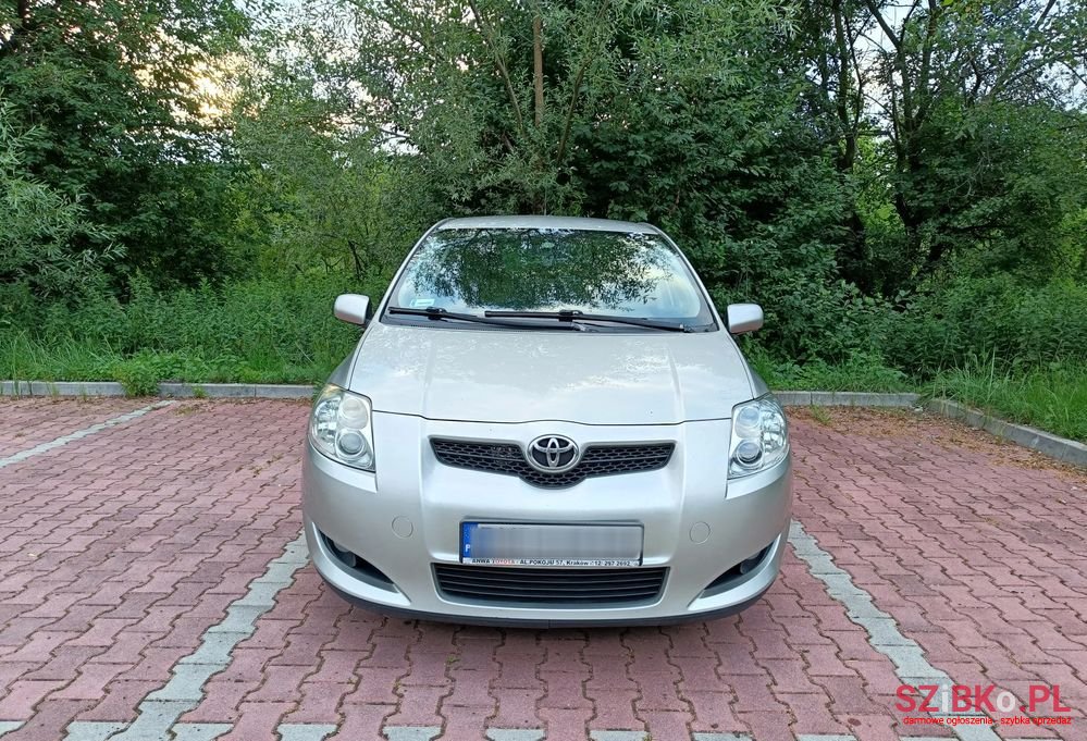 2009' Toyota Auris 1.4 D-4D Luna photo #1