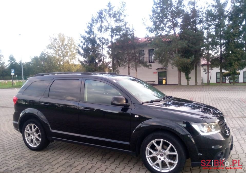 2012' Fiat Freemont photo #2