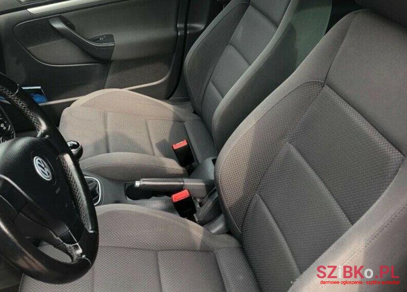 2006' Volkswagen Golf photo #3