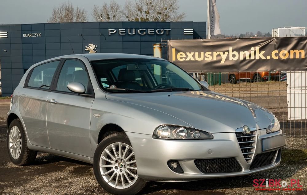 2005' Alfa Romeo 147 photo #1