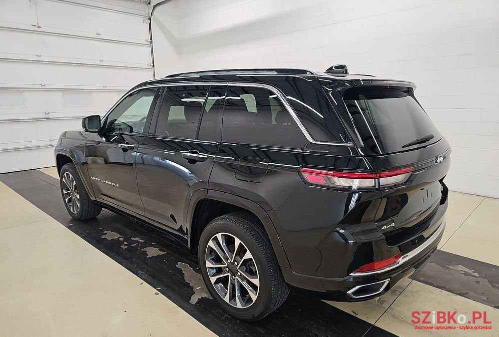 2023' Jeep Grand Cherokee photo #5