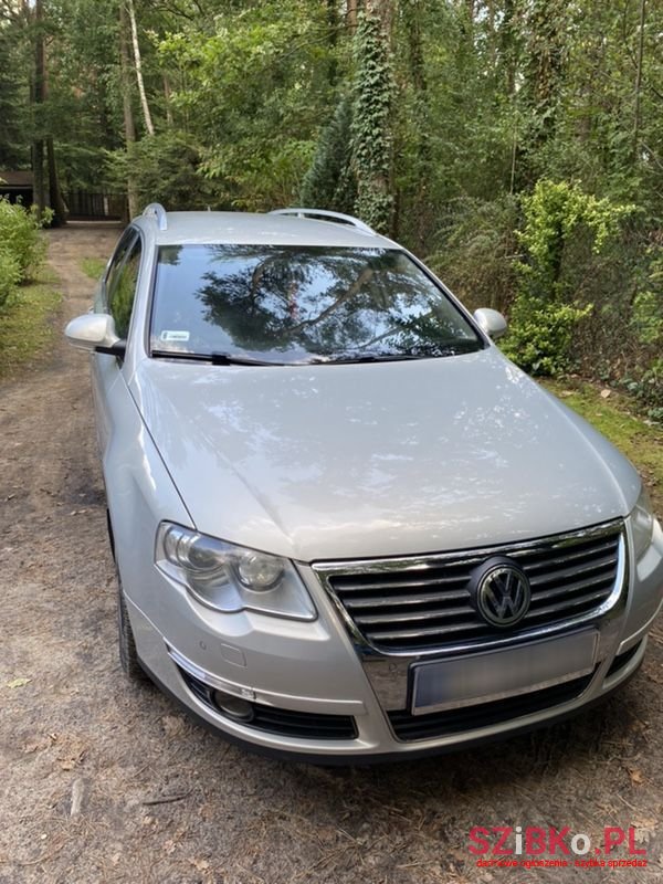 2008' Volkswagen Passat photo #1