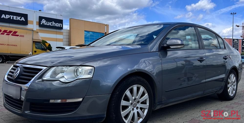2007' Volkswagen Passat photo #5
