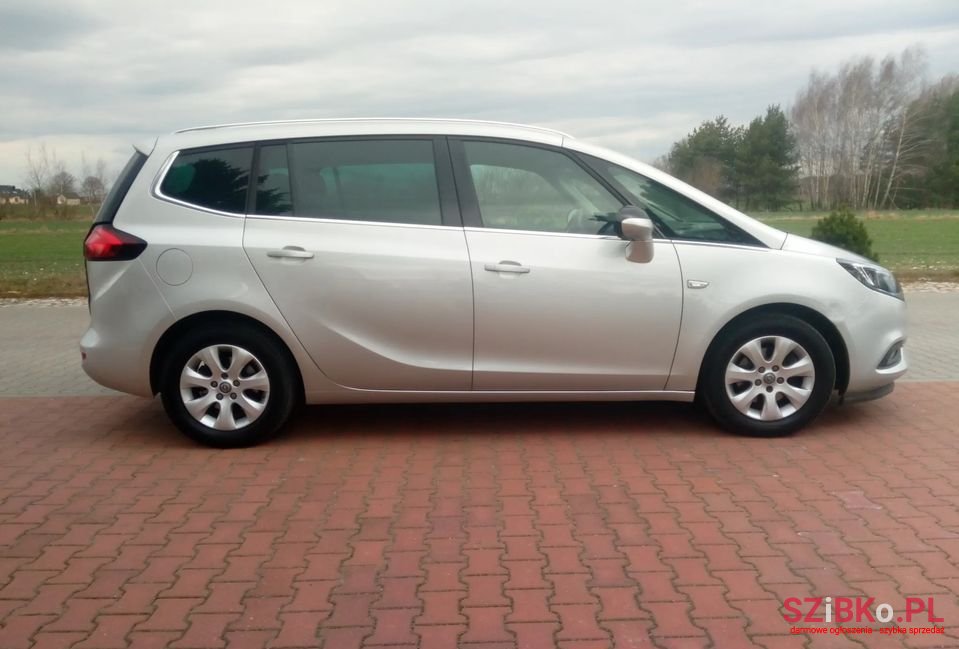 2016' Opel Zafira photo #5