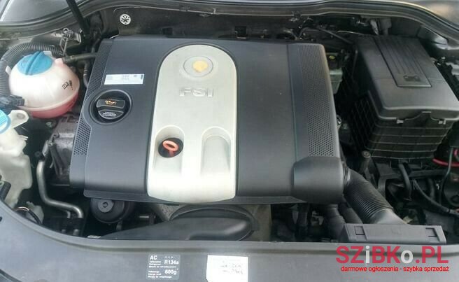 2005' Volkswagen Passat photo #3