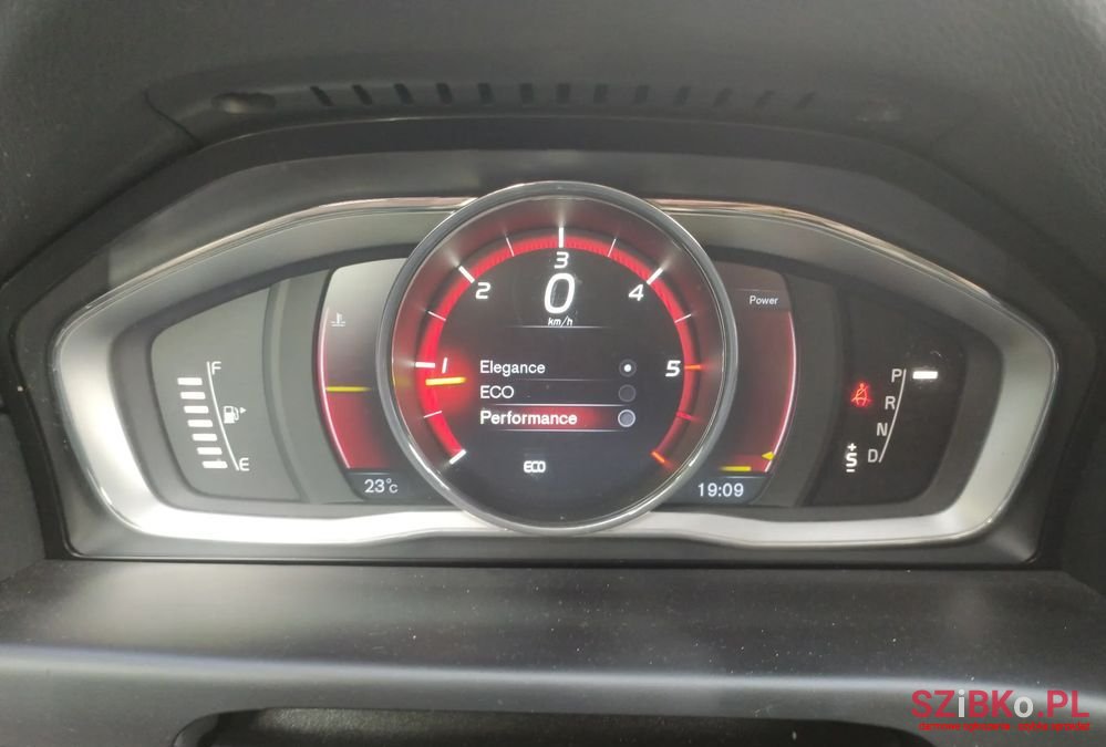 2015' Volvo S80 D4 Drive photo #6