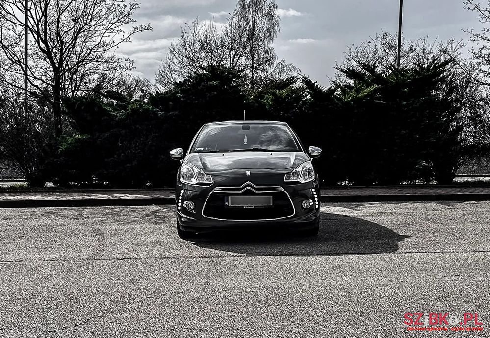 2011' Citroen DS3 1.6 Thp Sportchic photo #4
