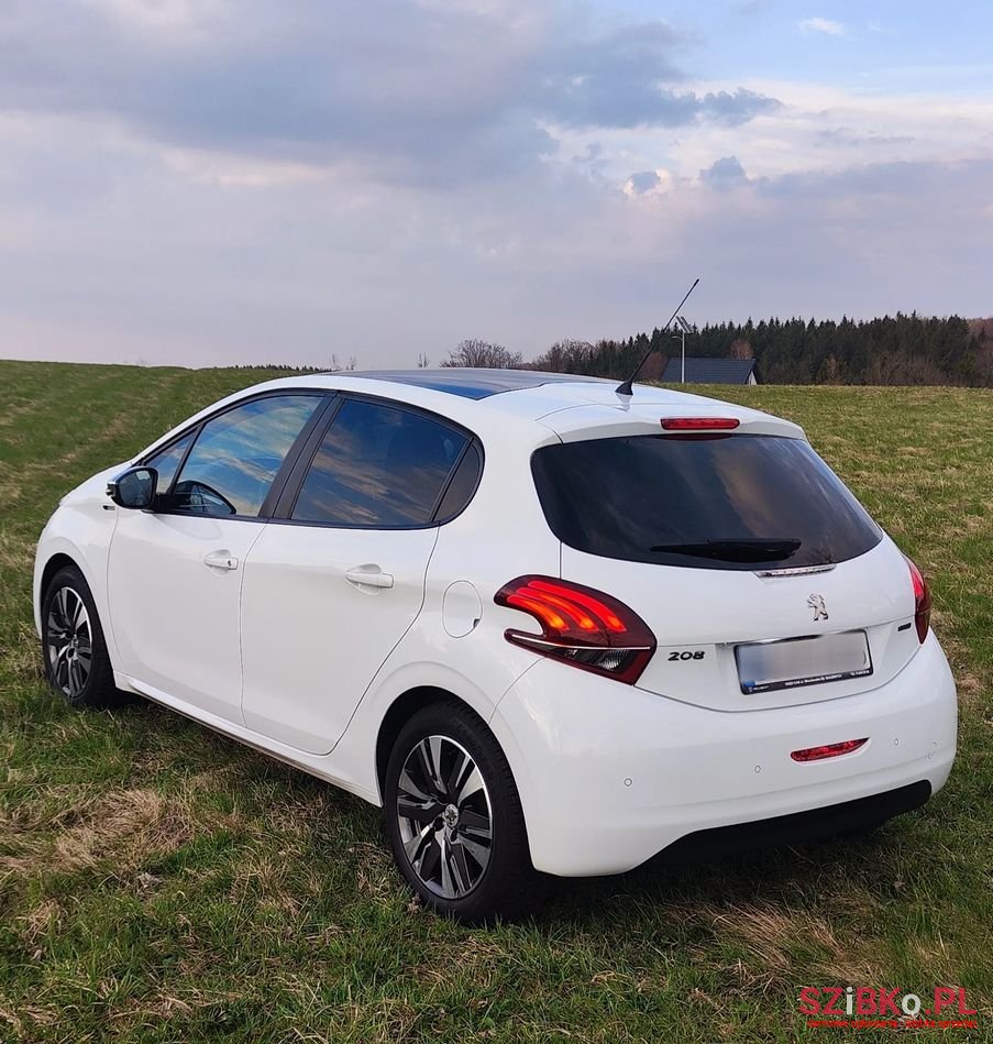 2016' Peugeot 208 82 Vti Style photo #5