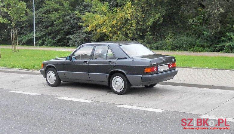 1992' Mercedes-Benz 190 photo #1