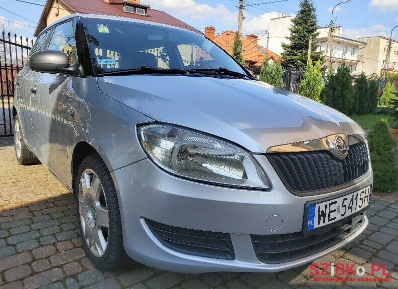 2012' Skoda Fabia photo #1