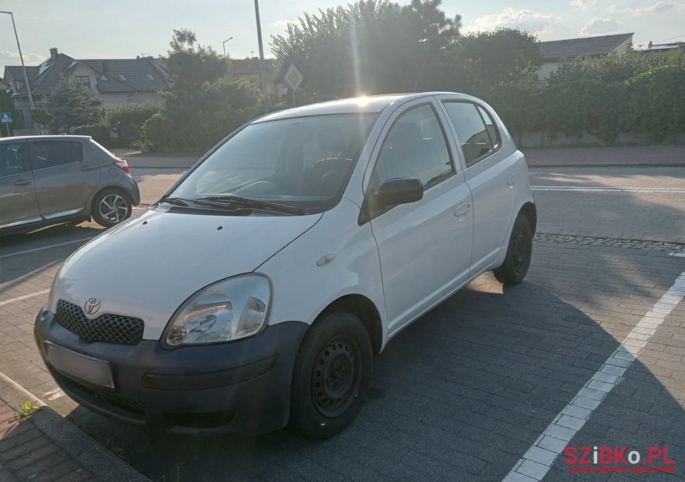 2004' Toyota Yaris photo #1