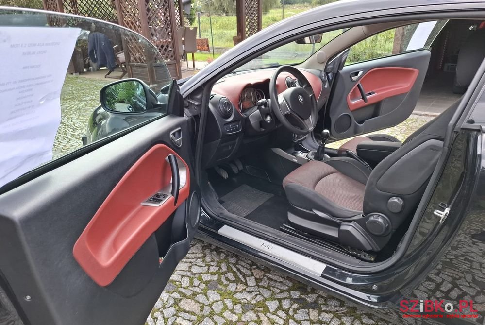 2009' Alfa Romeo MiTo photo #2