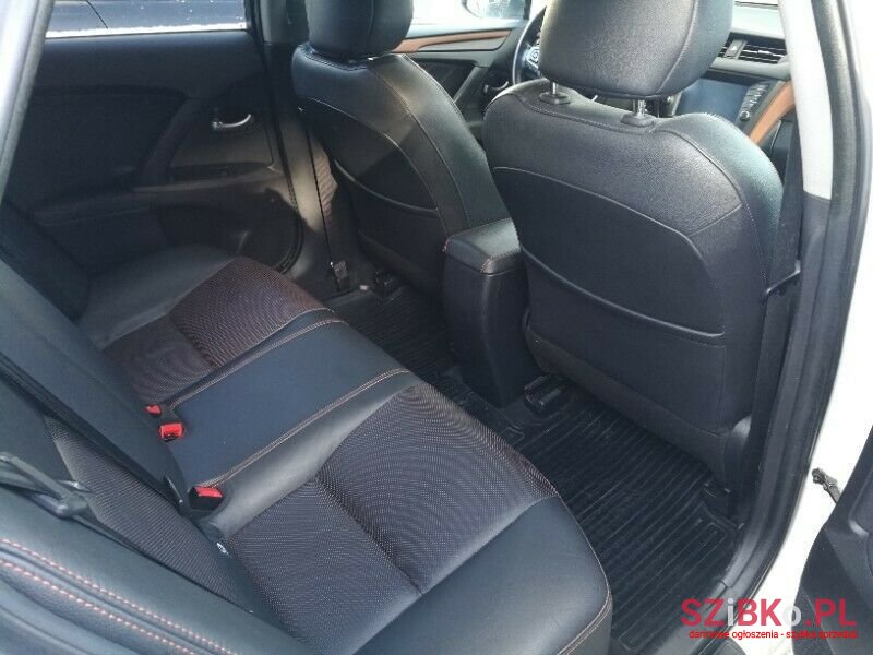2016' Toyota Avensis photo #4