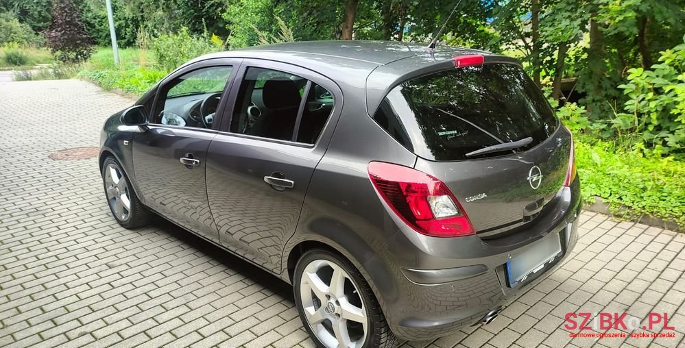2011' Opel Corsa photo #3