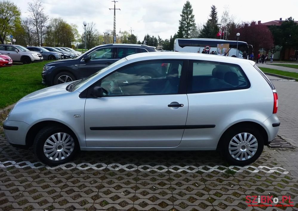 2003' Volkswagen Polo photo #5