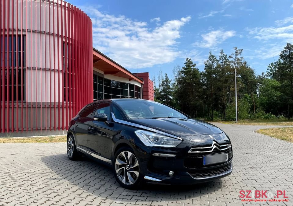 2012' Citroen DS5 photo #3