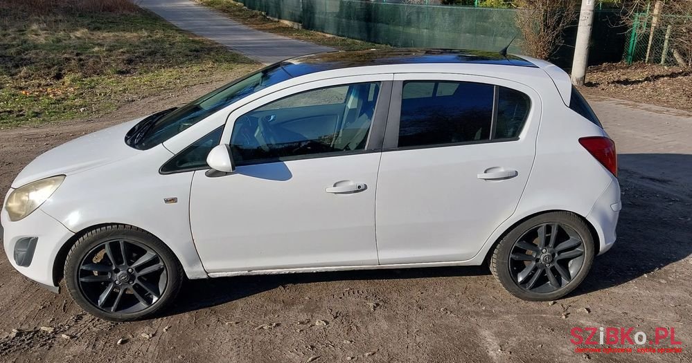 2011' Opel Corsa photo #4