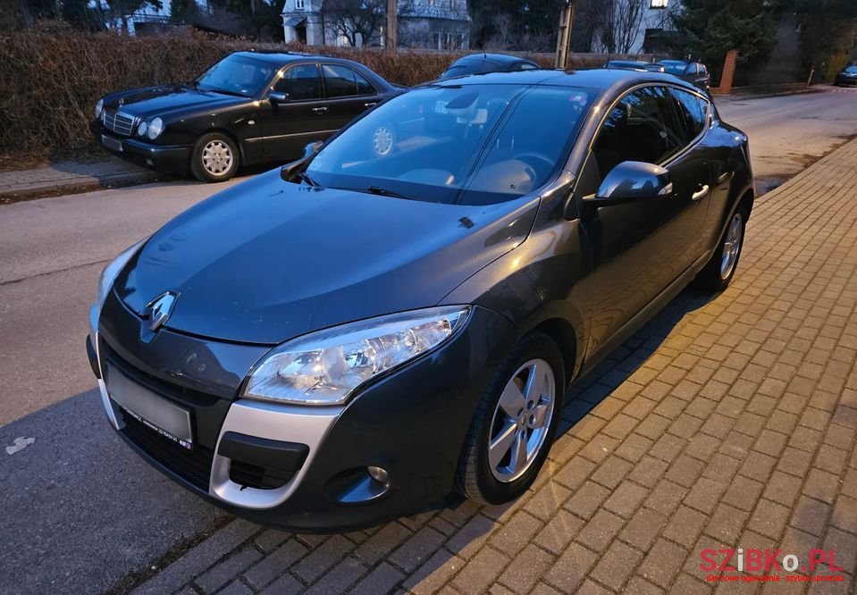 2010' Renault Megane photo #4