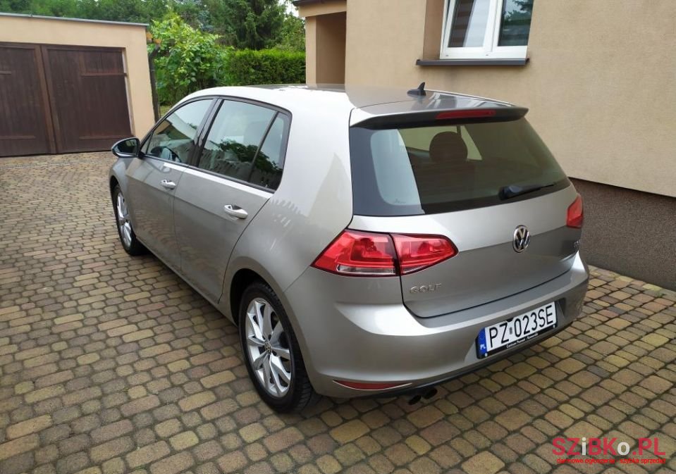 2015' Volkswagen Golf photo #6