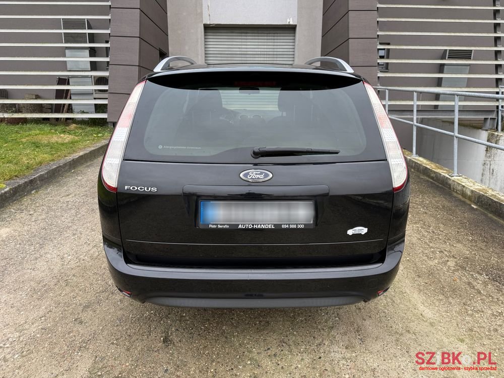 2010' Ford Focus photo #5