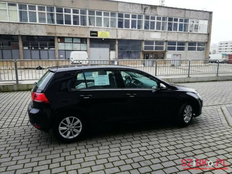 2013' Volkswagen Golf photo #5