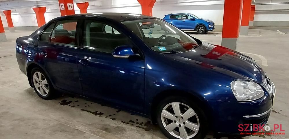 2006' Volkswagen Jetta 1.6 Fsi Comfortline photo #3