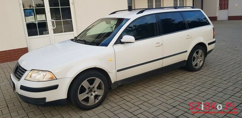 2003' Volkswagen Passat photo #1