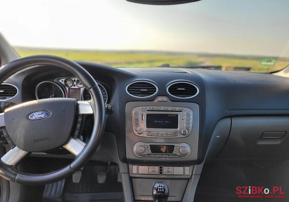 2008' Ford Focus photo #4