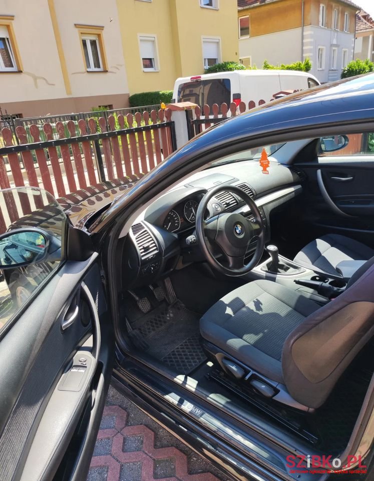 2007' BMW 1 Series 118D photo #6