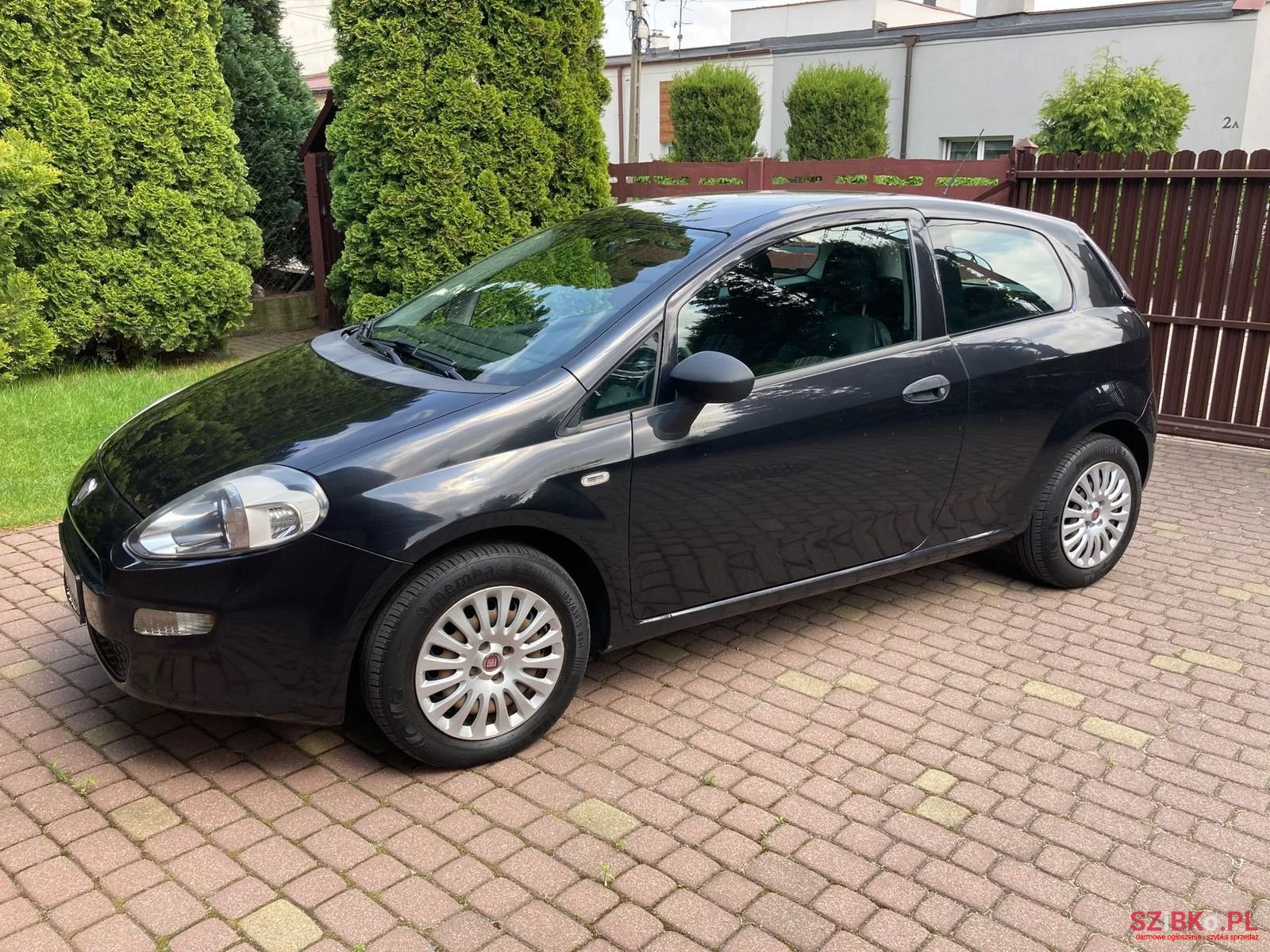 2010' Fiat Punto photo #1