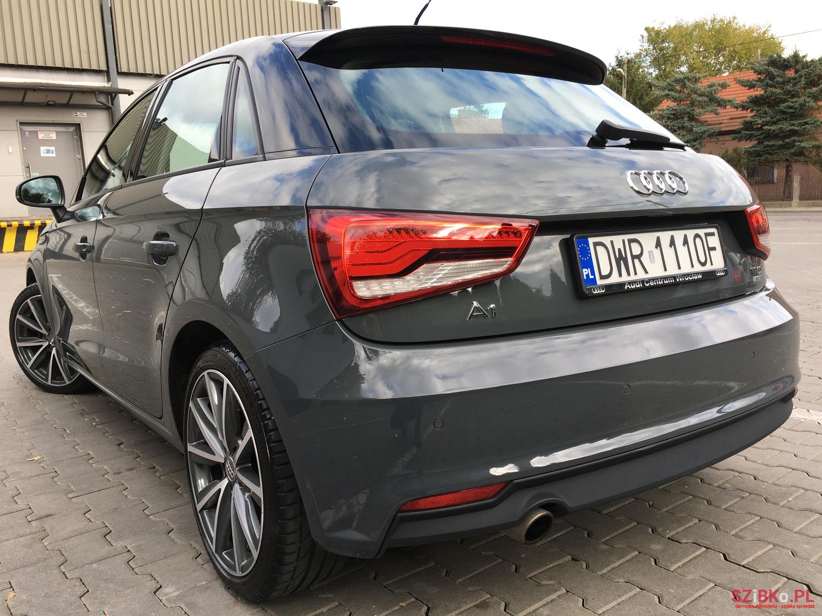 2017' Audi A1 1.0 TFSI ultra Sportback photo #3