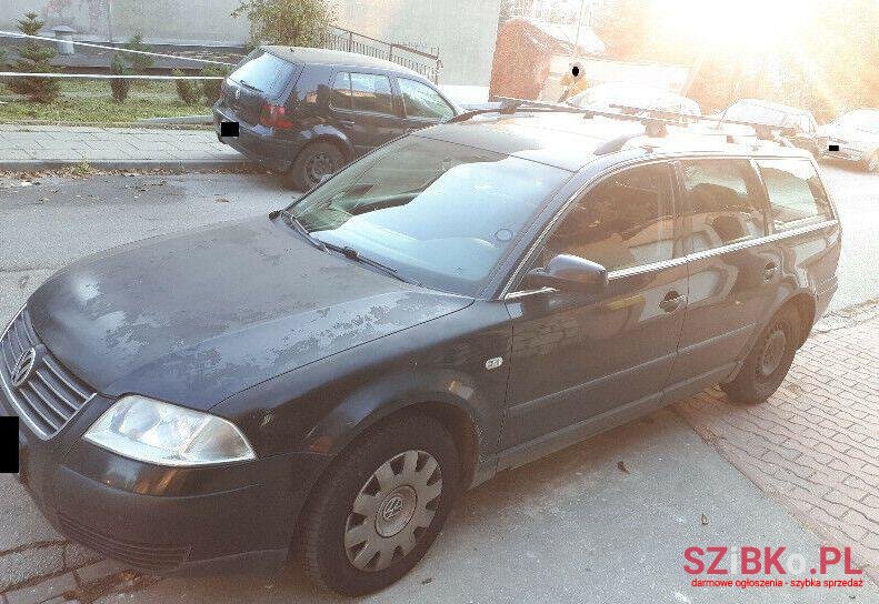 2001' Volkswagen Passat photo #1