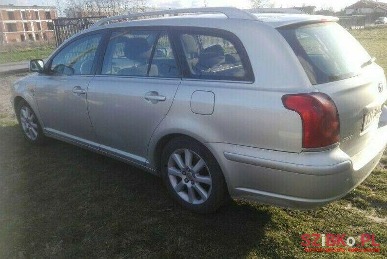 2005' Toyota Avensis photo #1