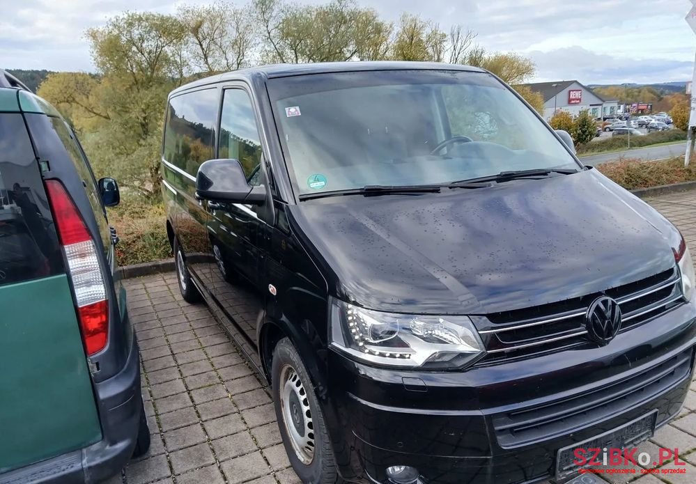 2015' Volkswagen Multivan photo #3