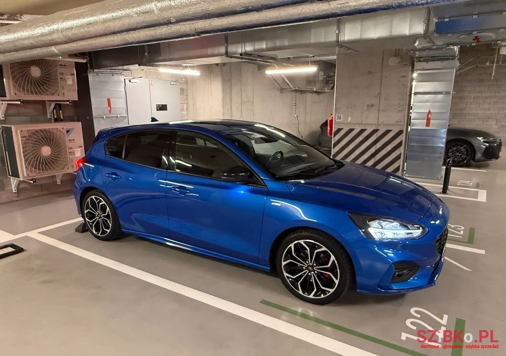 2020' Ford Focus photo #2
