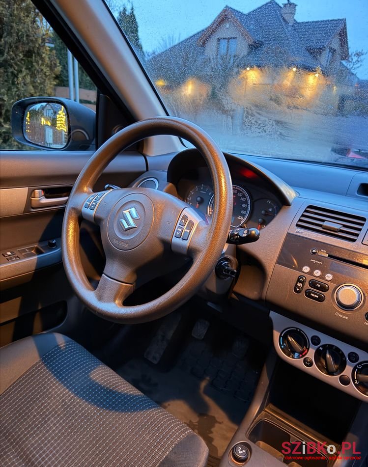 2006' Suzuki Swift photo #5