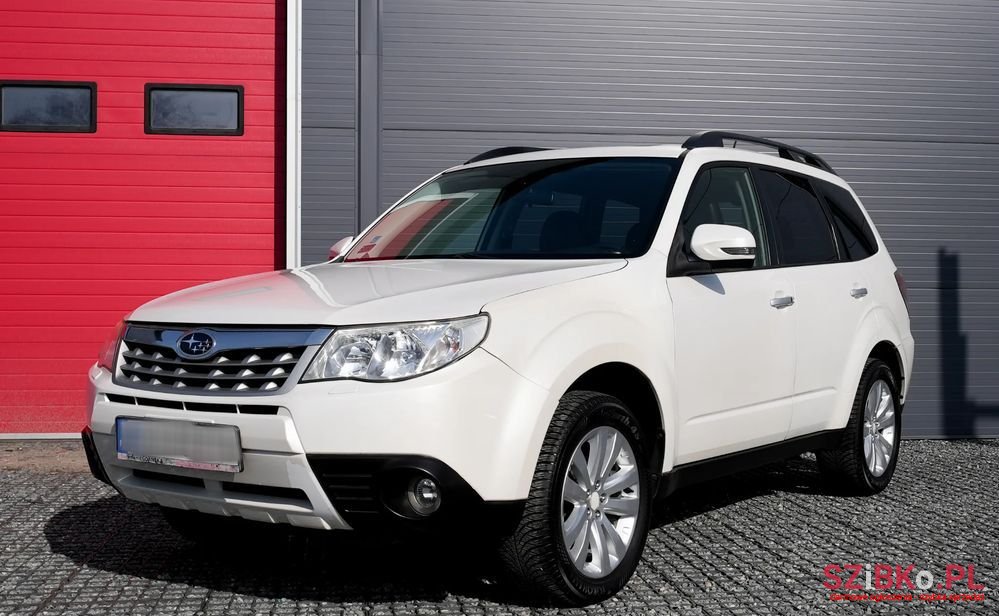 2011' Subaru Forester photo #1
