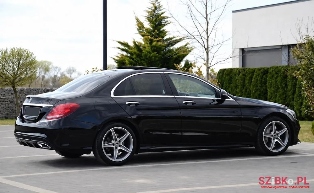 2017' Mercedes-Benz C-Class 300 9G-Tronic photo #6