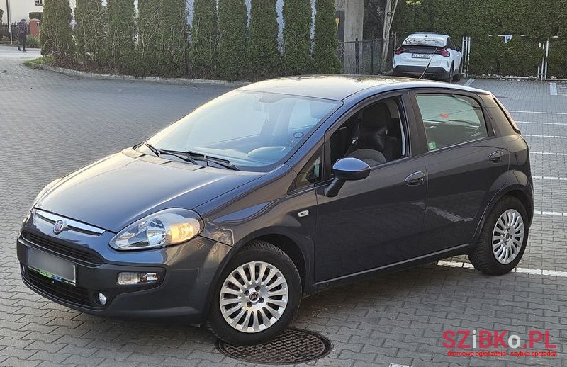 2010' Fiat Punto Evo photo #4