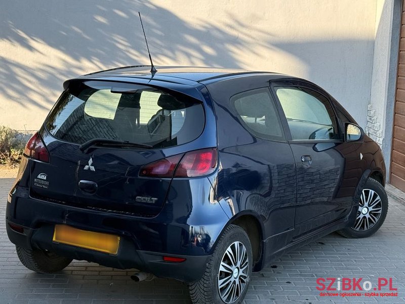 2012' Mitsubishi Colt photo #4